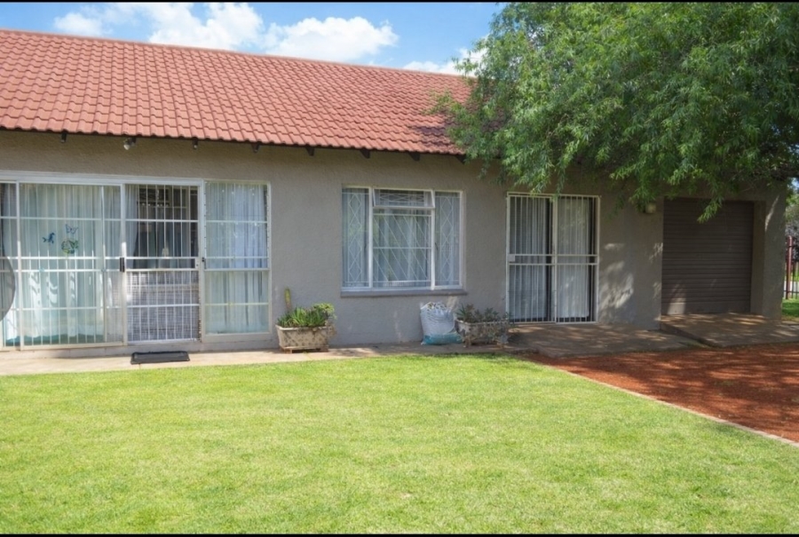 4 Bedroom Property for Sale in Stilfontein Ext 4 North West